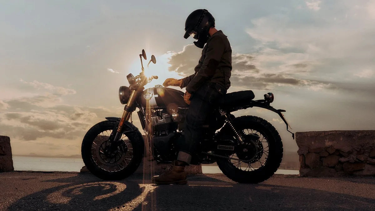 Royal Enfield Bear 650 official photo 3