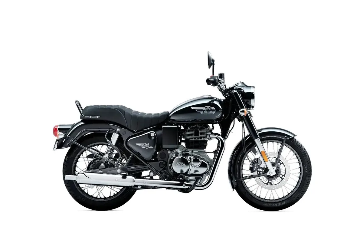 Royal Enfield Bullet 350 side view in Military Black