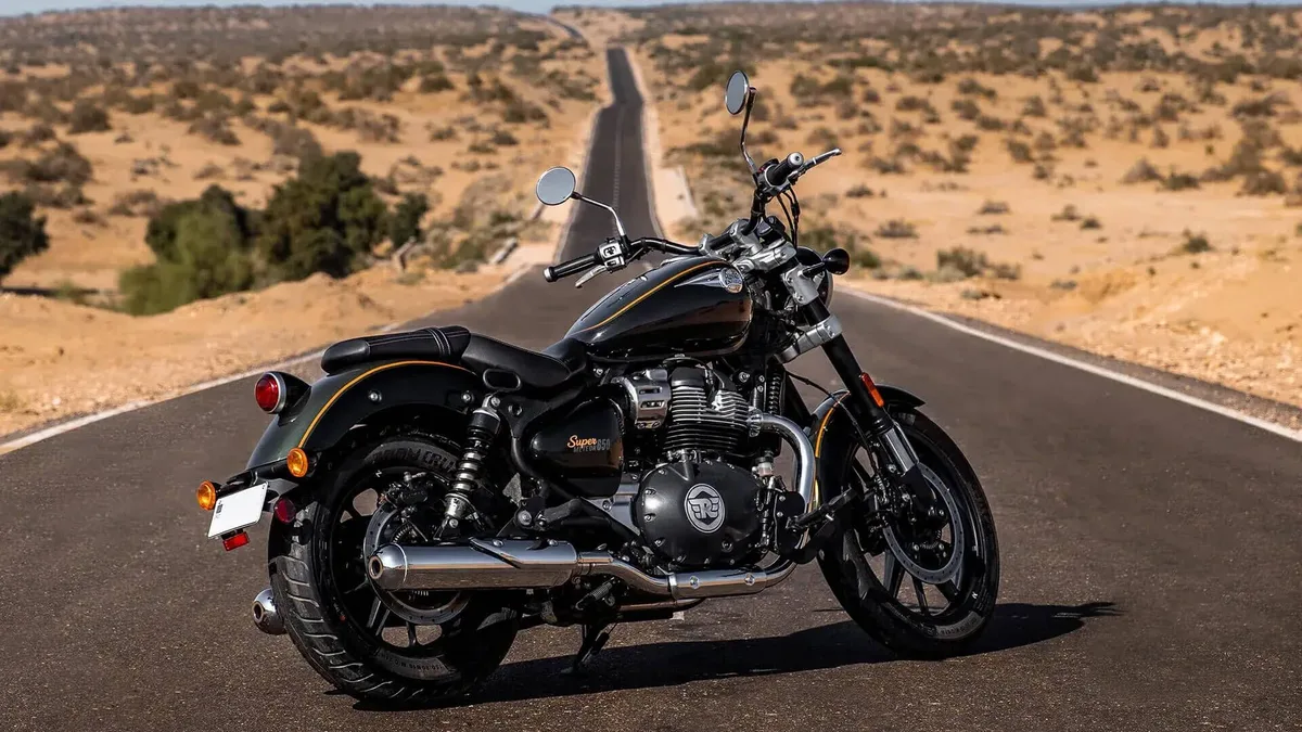 Royal Enfield Super Meteor 650 official photo 1