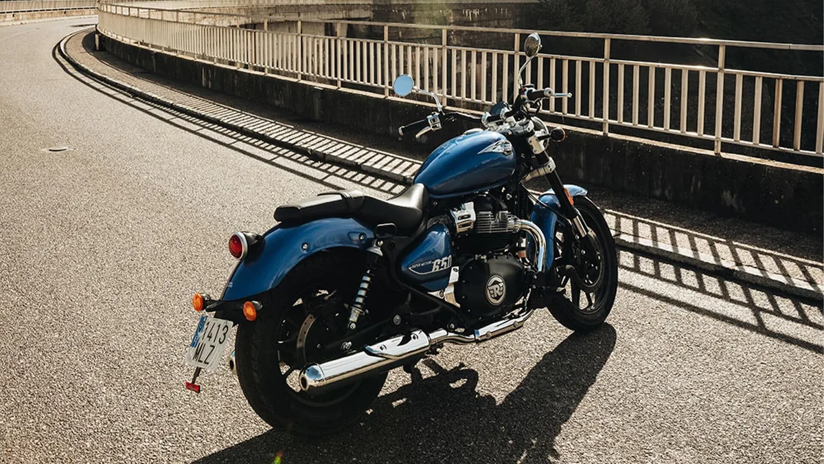 Royal Enfield Super Meteor 650 official photo 5