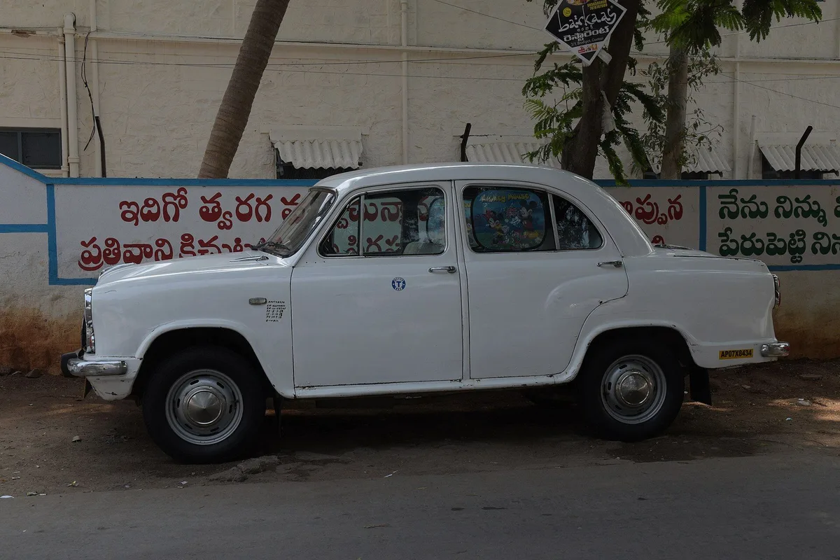 Hindustan Motors Ambassador side view