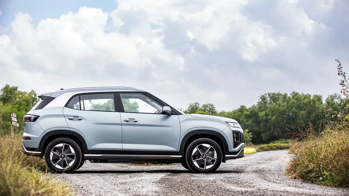 Hyundai Creta Electric side view