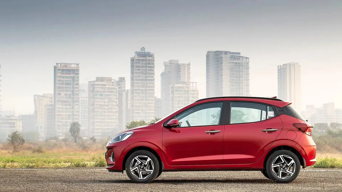 Hyundai Grand i10 Nios side view