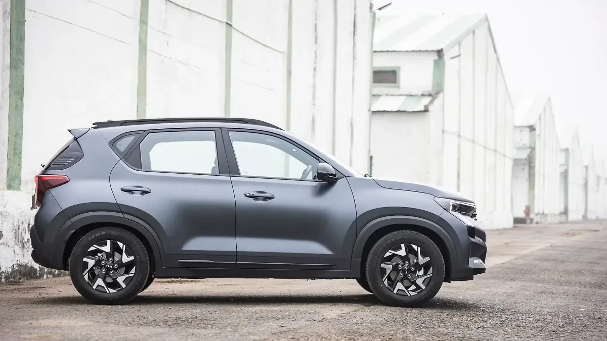 Kia Kia Sonet side view