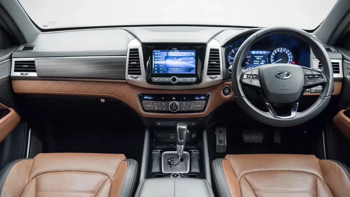 Mahindra Alturas G4 dashboard