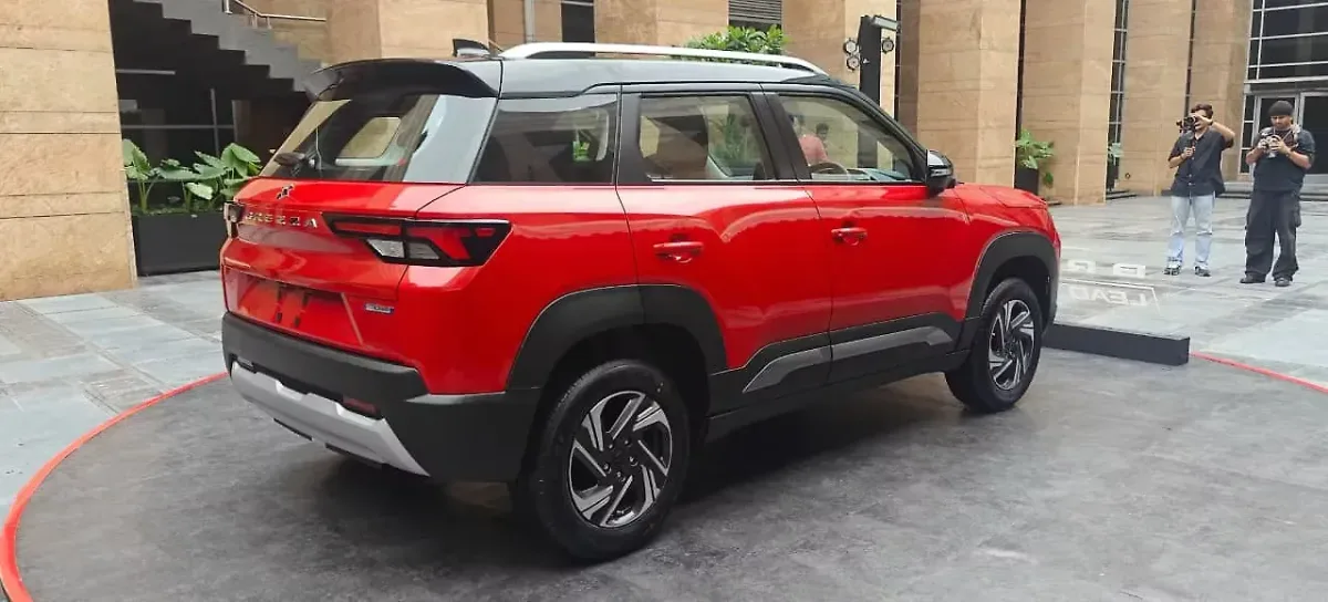 Maruti Suzuki Brezza rear three-quarter view