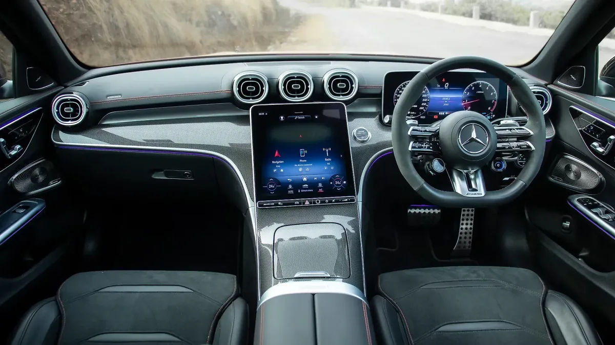 Mercedes-Benz AMG C 43 dashboard