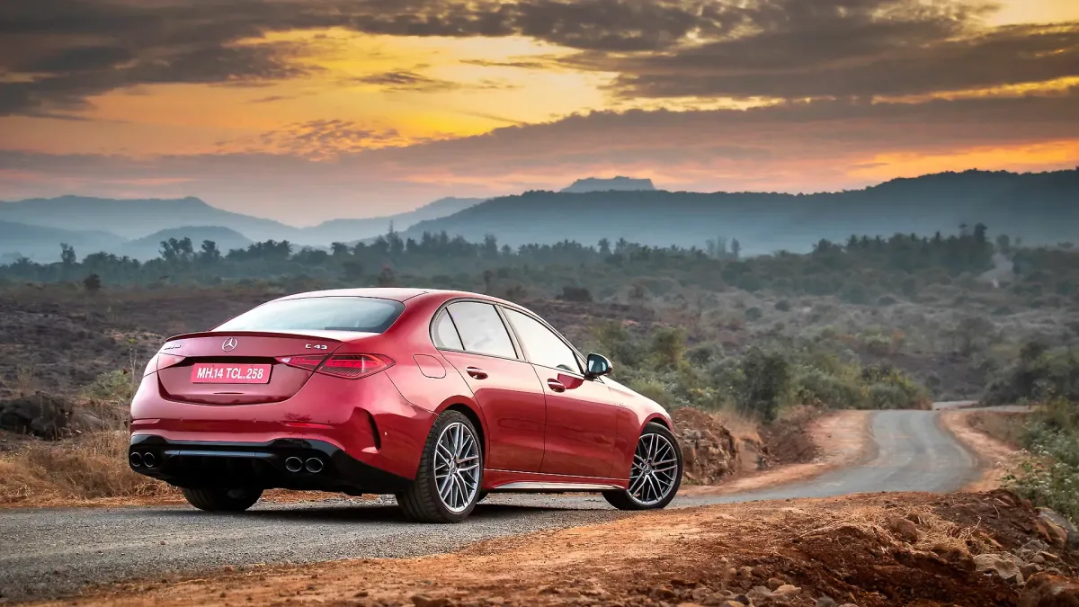 Mercedes-Benz AMG C 43 rear three-quarter view