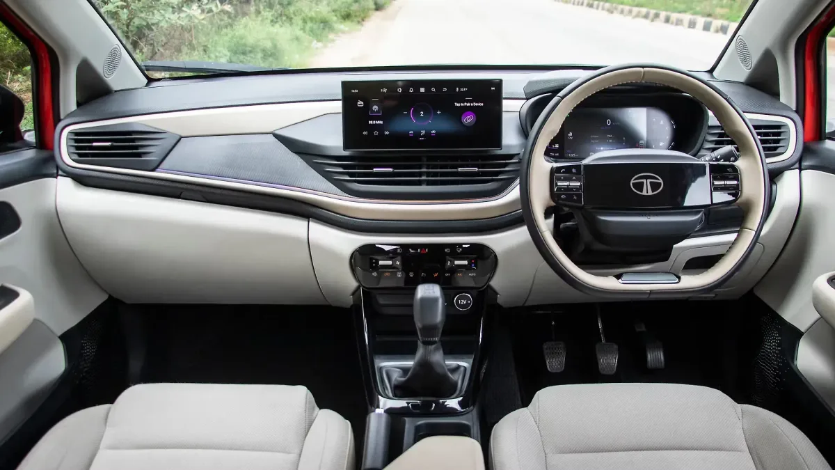 Tata Motors Altroz dashboard