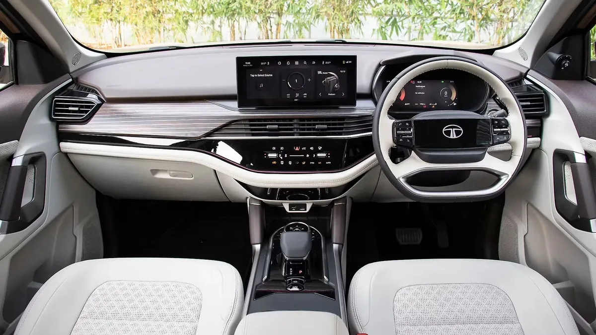 Tata Safari dashboard