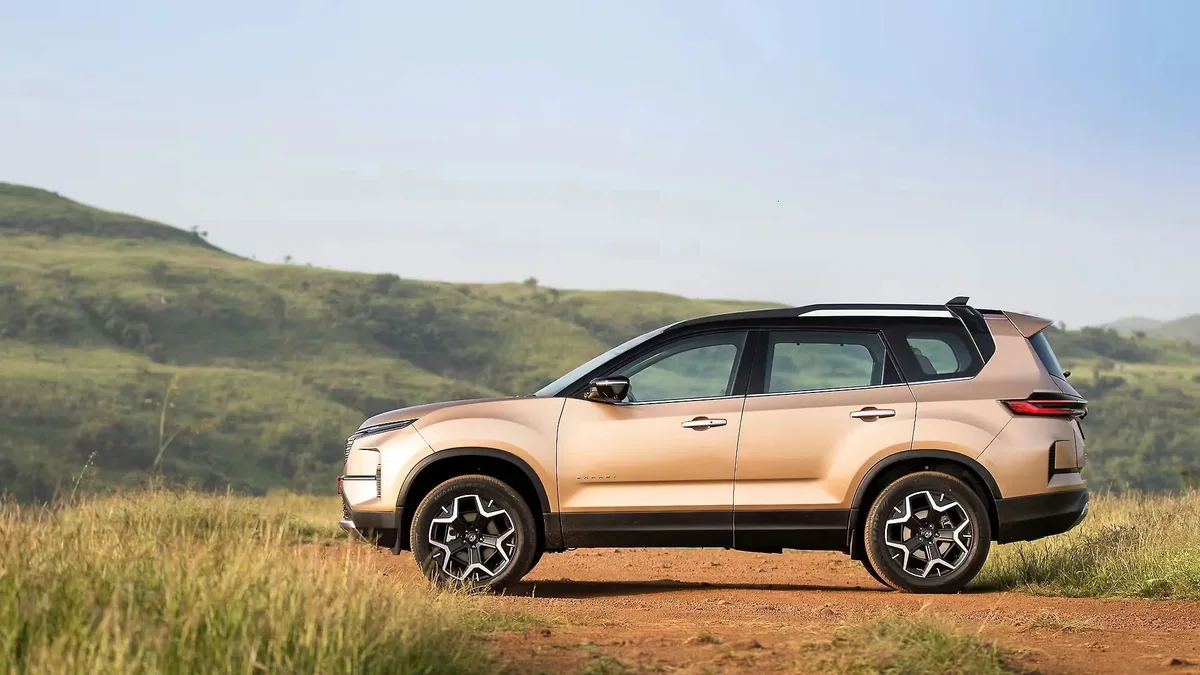 Tata Safari side view
