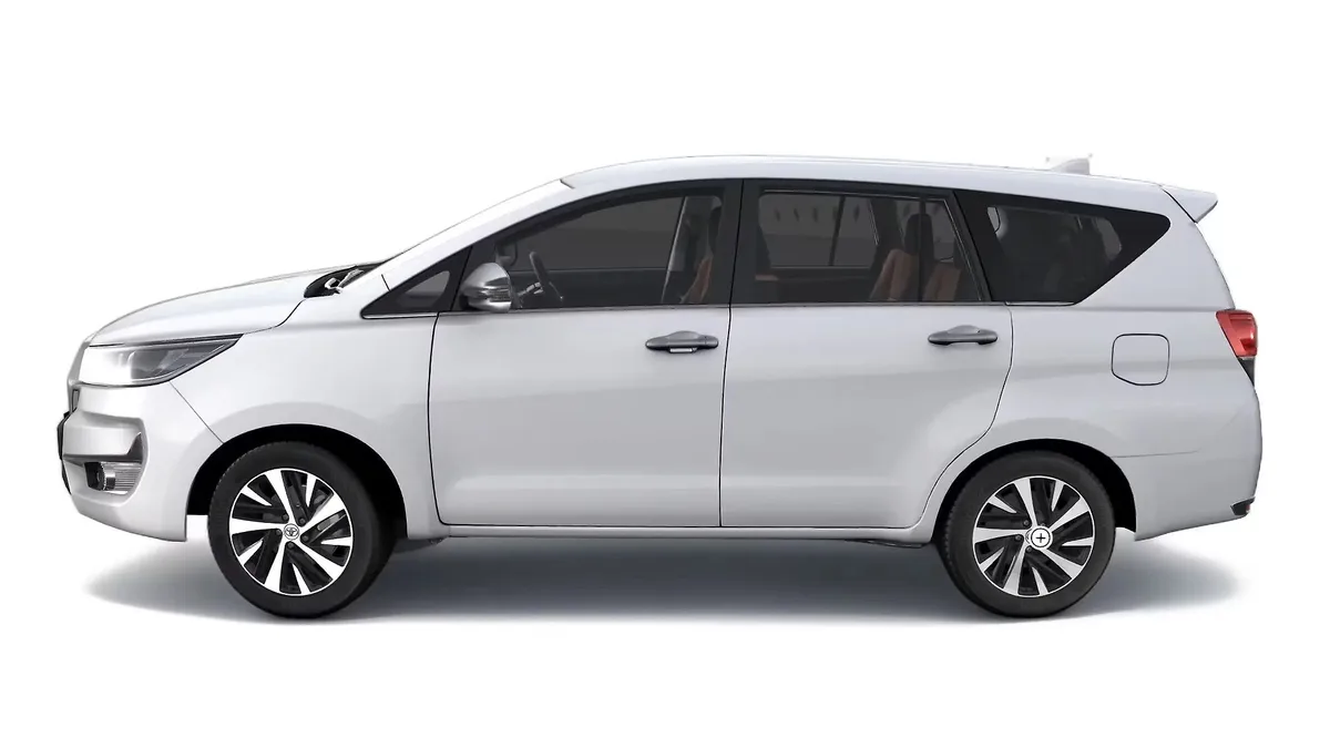 Toyota Innova Crysta side view