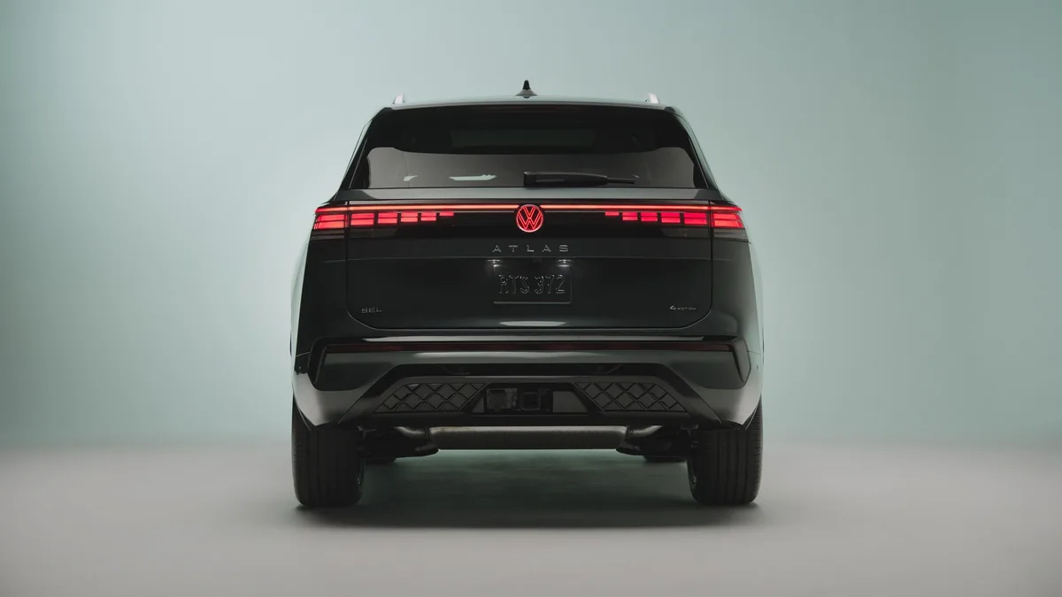 Volkswagen Atlas rear view with full-width light bar