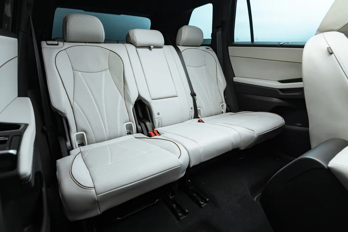 Volkswagen Atlas second-row seats