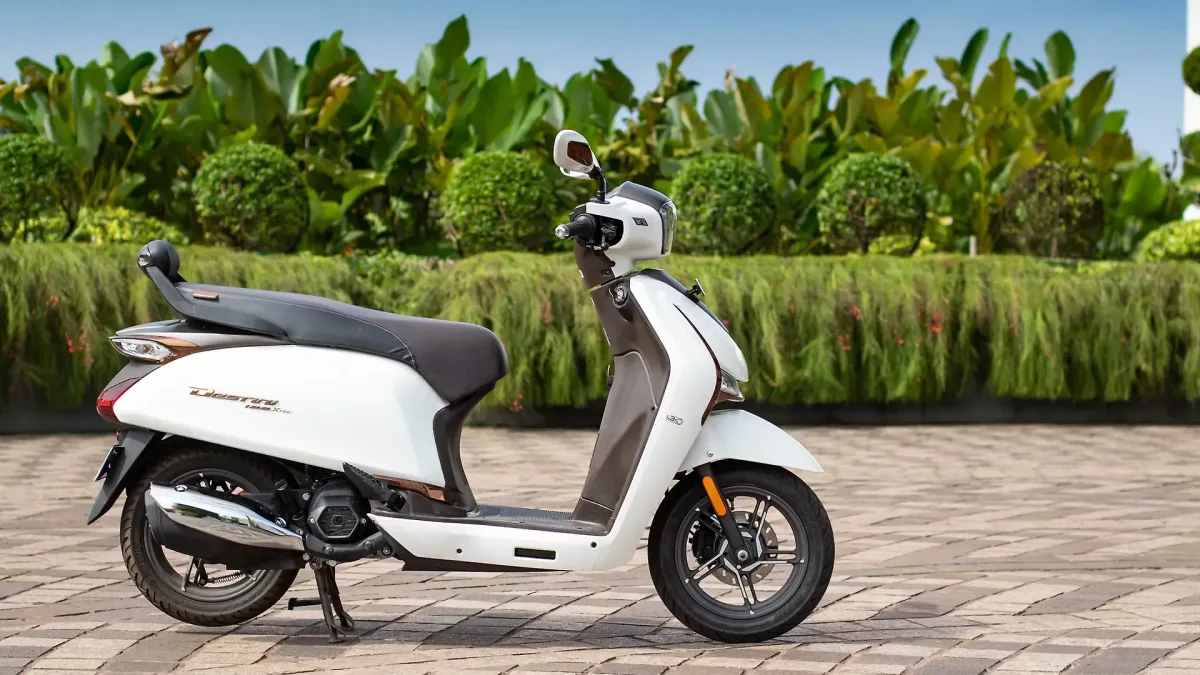 Hero Destini 125 side view